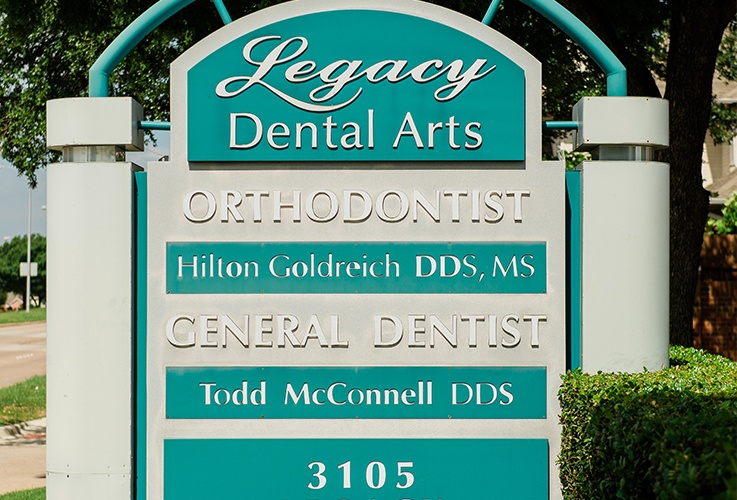 Legacy Dental Arts sign